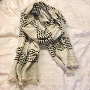 Large 100% cashmere wool scarf hand made in Nepal